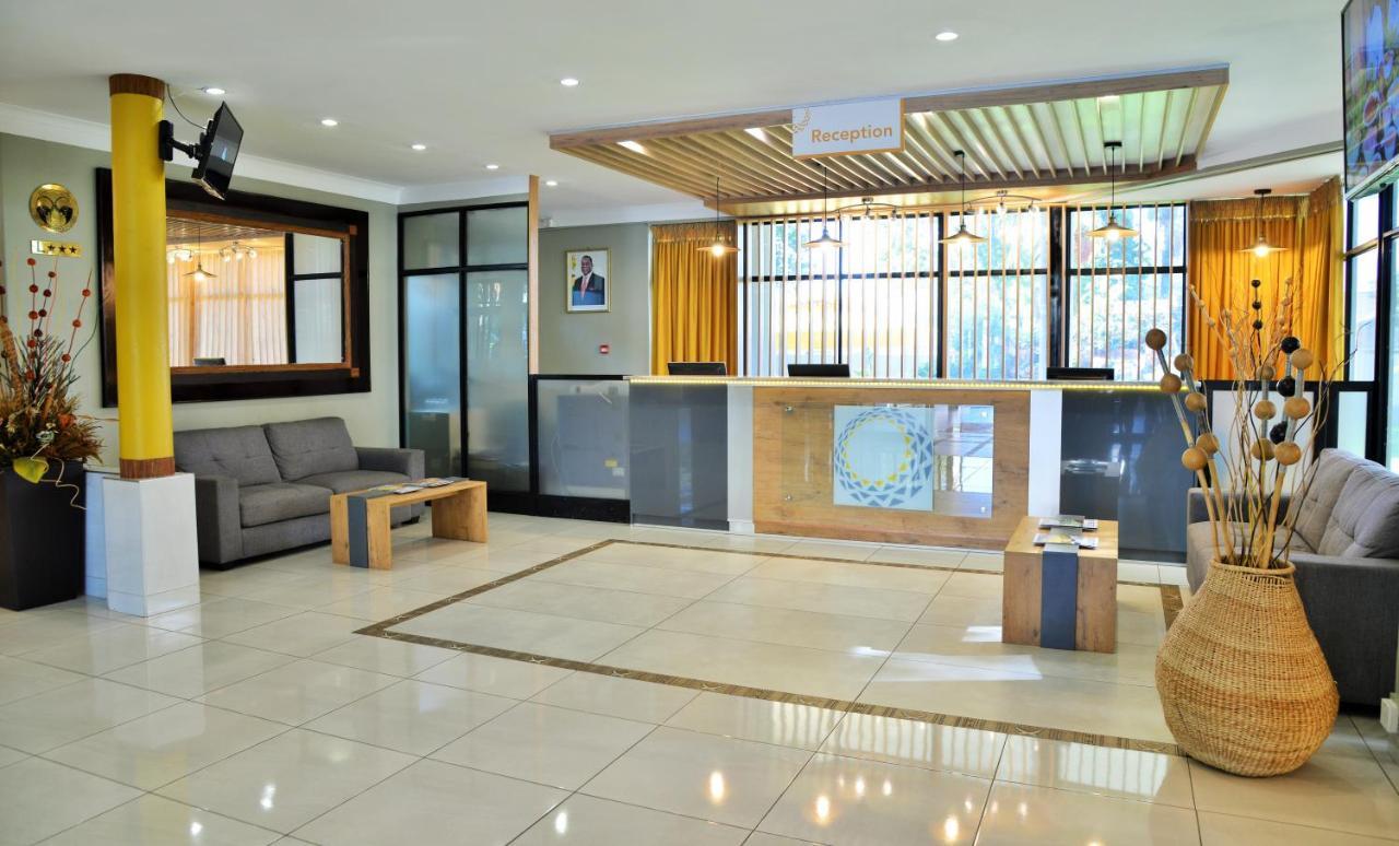 Cresta Oasis Hotel Harare Exterior foto
