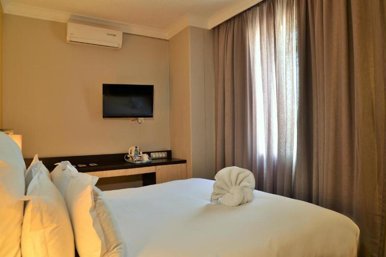 Cresta Oasis Hotel Harare Exterior foto