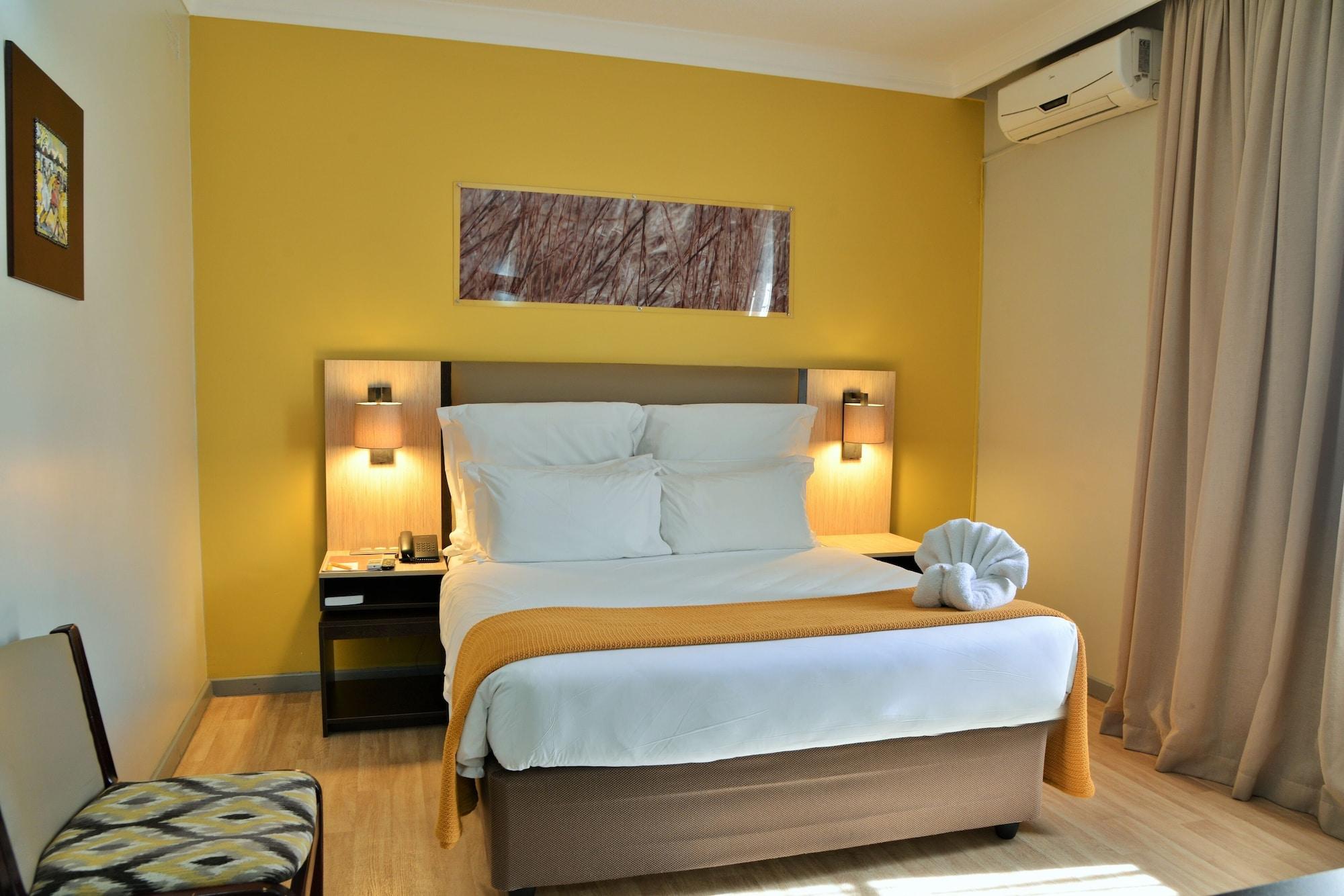 Cresta Oasis Hotel Harare Exterior foto