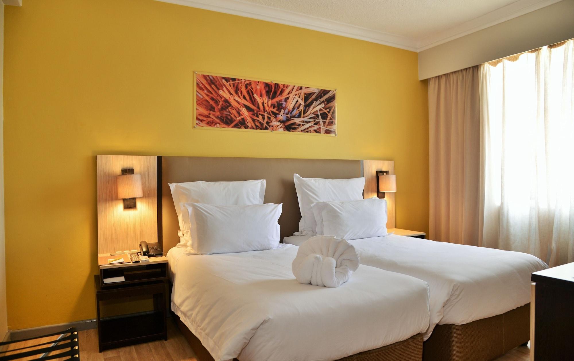 Cresta Oasis Hotel Harare Exterior foto