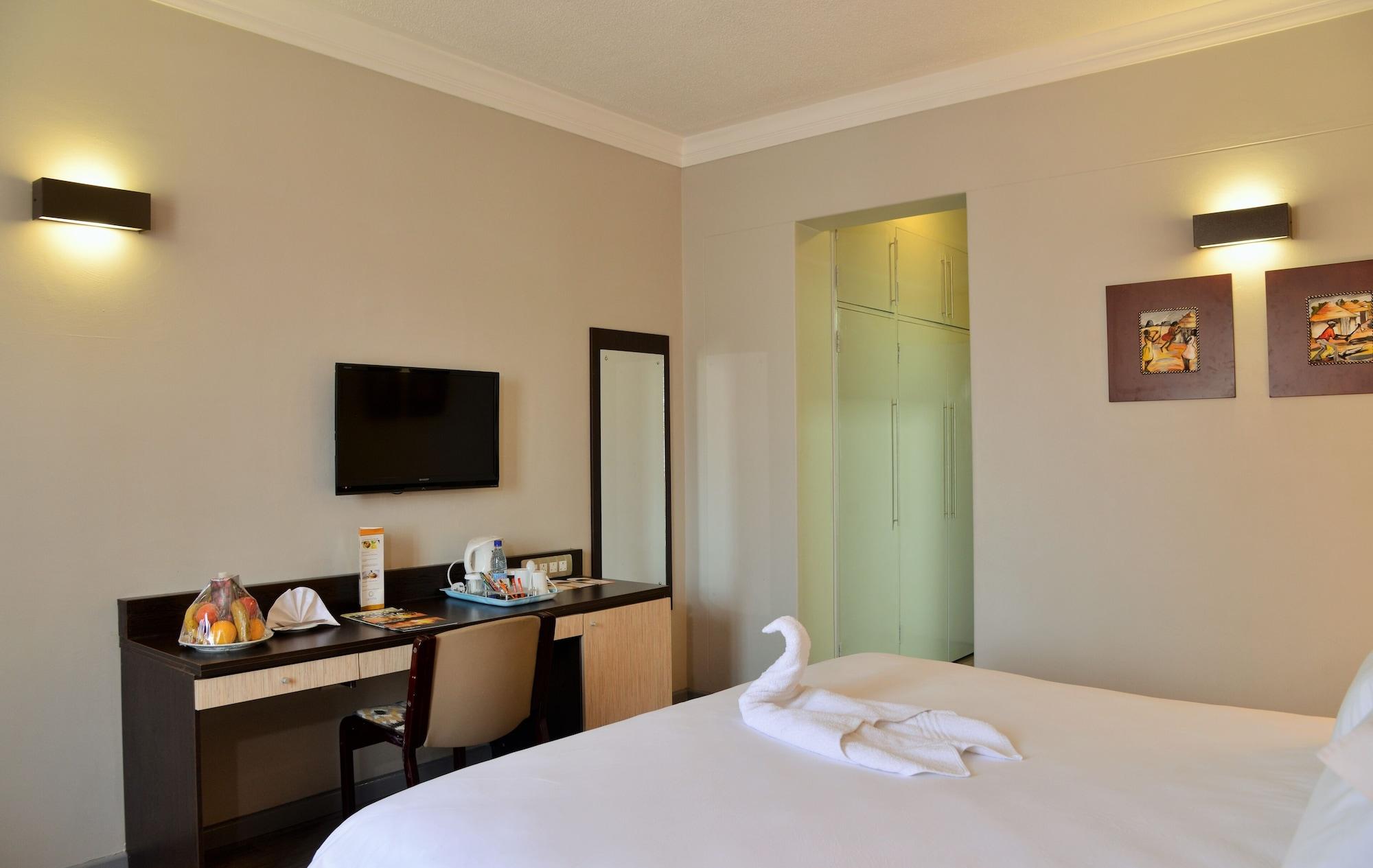 Cresta Oasis Hotel Harare Exterior foto