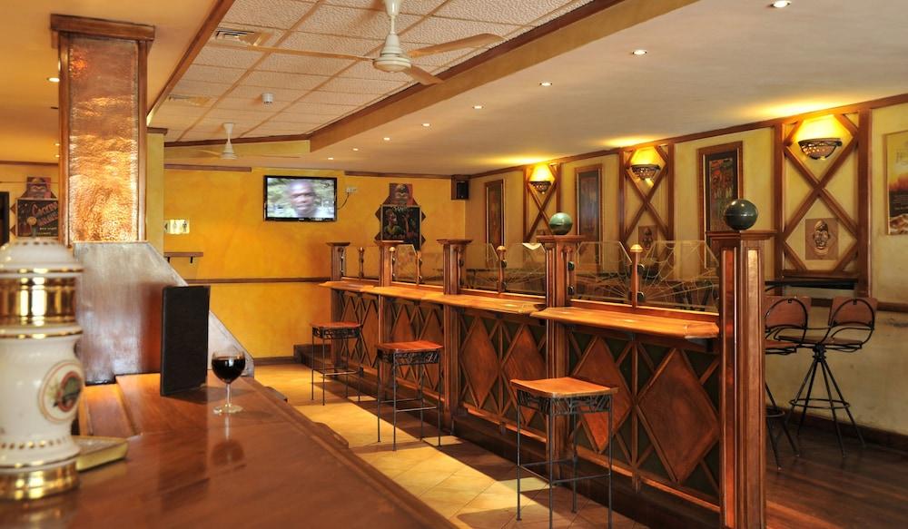 Cresta Oasis Hotel Harare Exterior foto