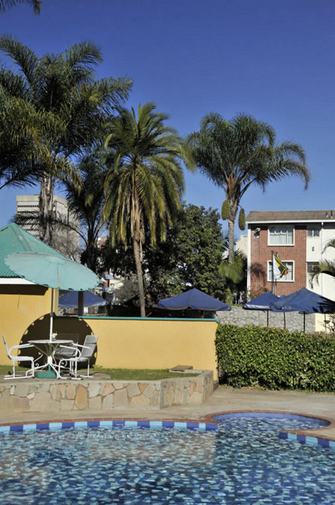 Cresta Oasis Hotel Harare Exterior foto