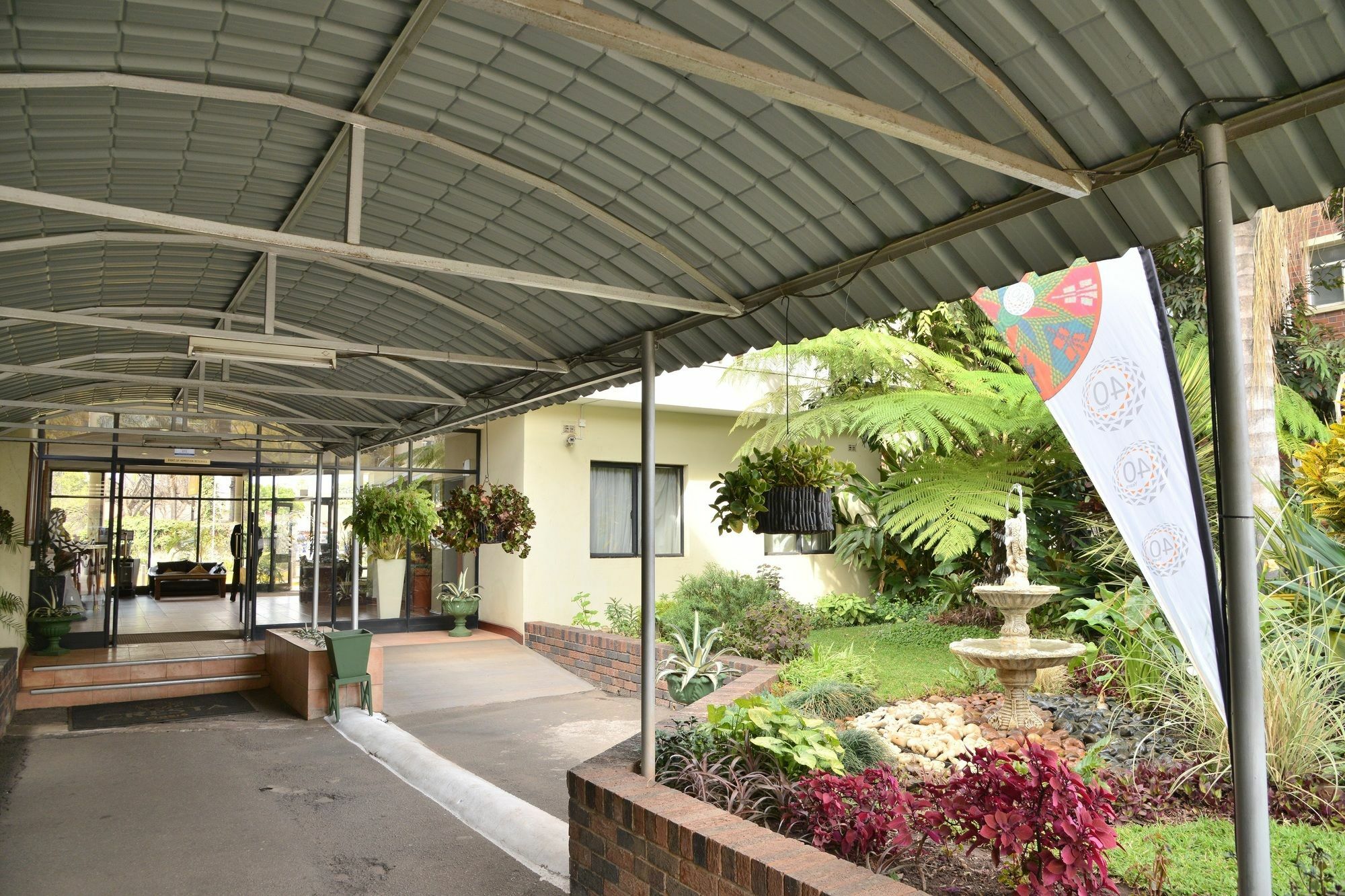 Cresta Oasis Hotel Harare Exterior foto